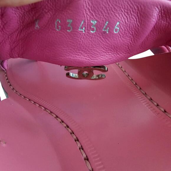 Chanel 19C CC Charm Chain Thong Flat Sandal Size 39 C US 8 8.5 Pink Leather - Picture 12 of 12